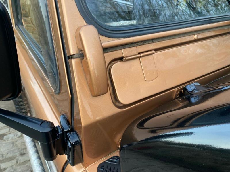 Land Rover Defender 90