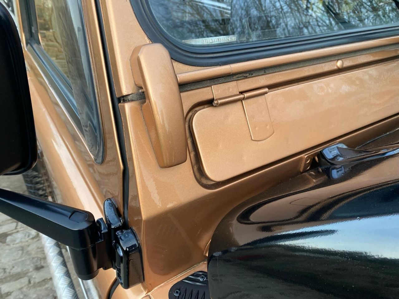 Land Rover Defender 90