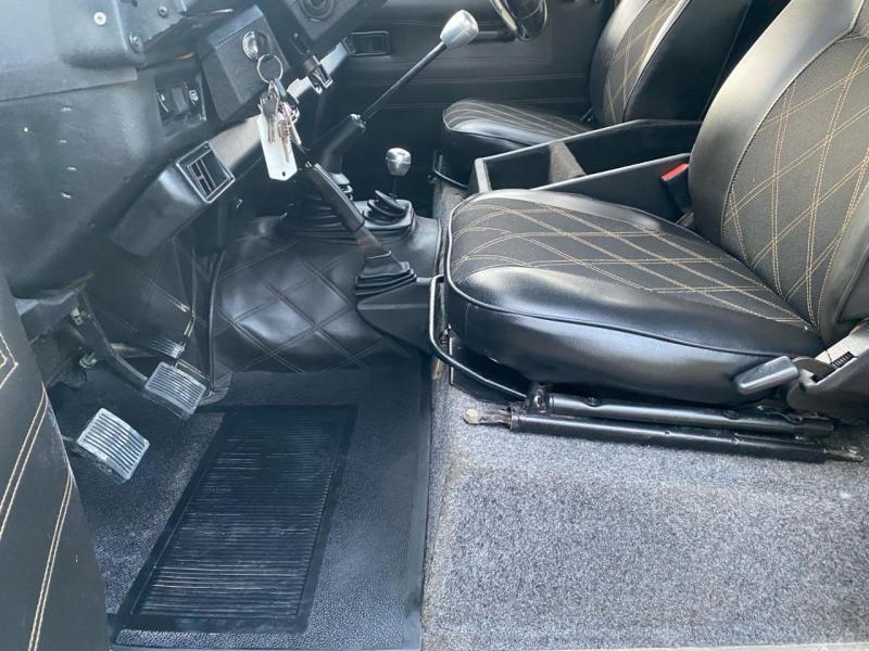 Land Rover Defender 90