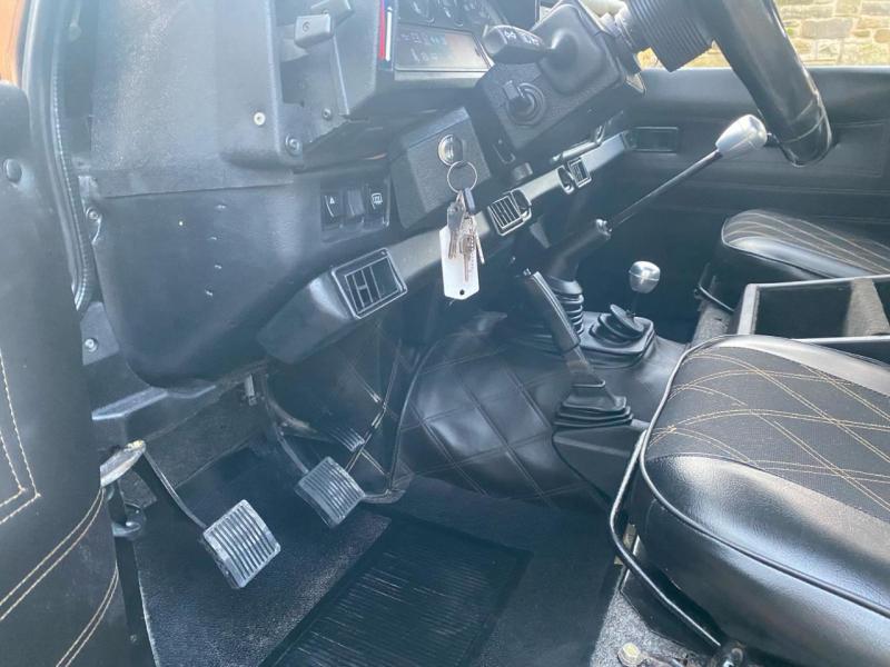 Land Rover Defender 90
