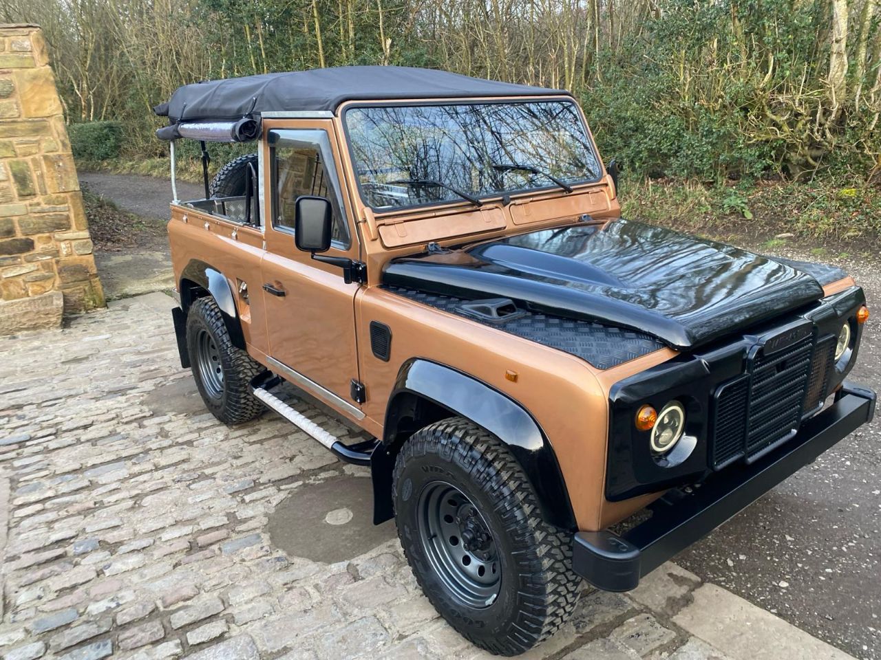 Land Rover Defender 90