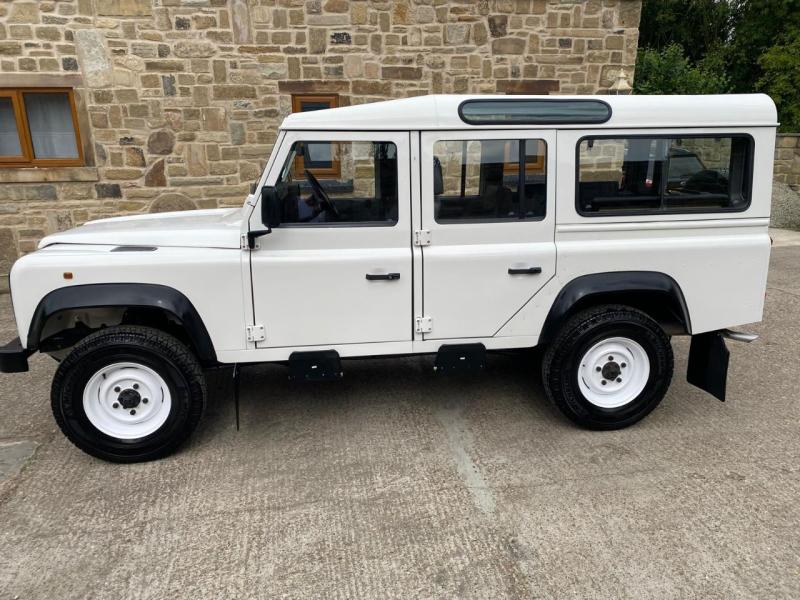 Land Rover Defender 110