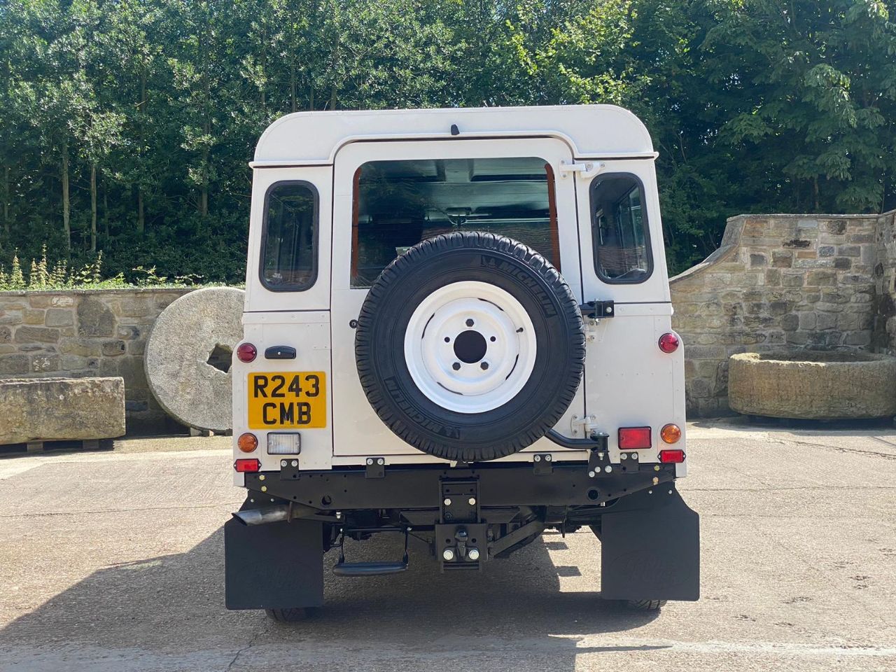 Land Rover Defender 110