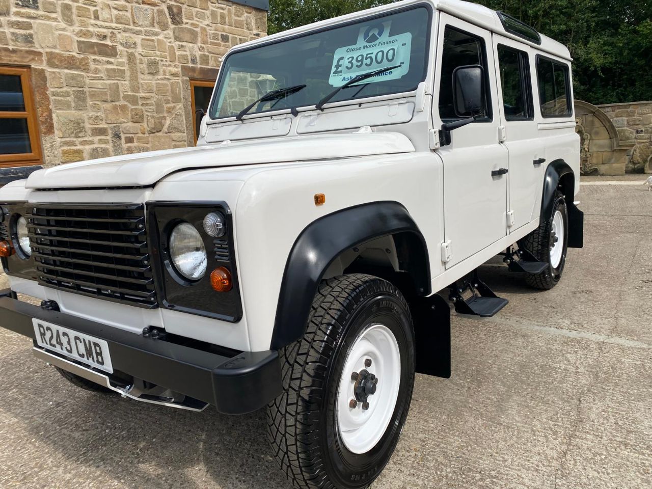 Land Rover Defender 110