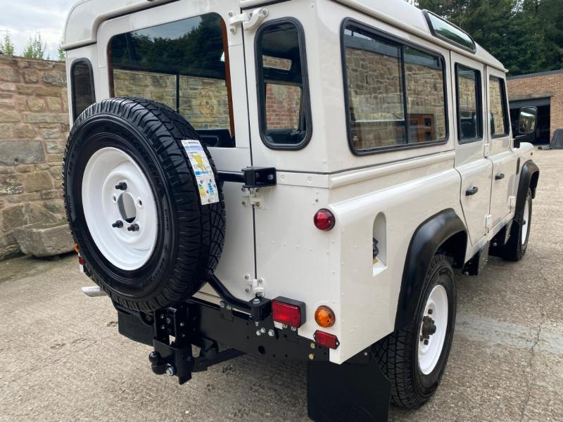 Land Rover Defender 110