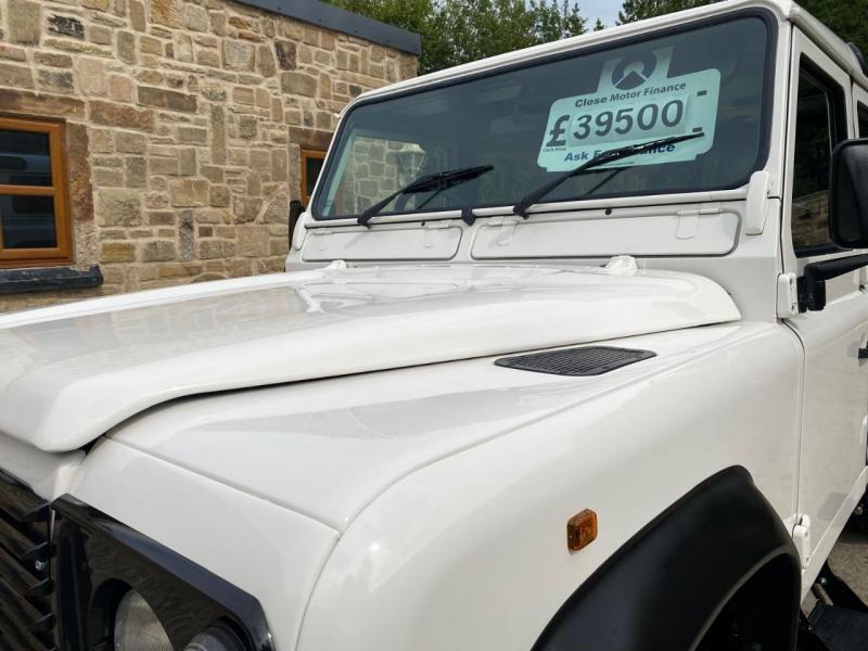 Land Rover Defender 110