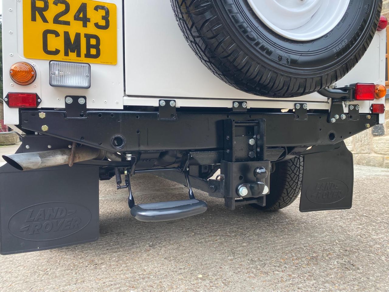Land Rover Defender 110