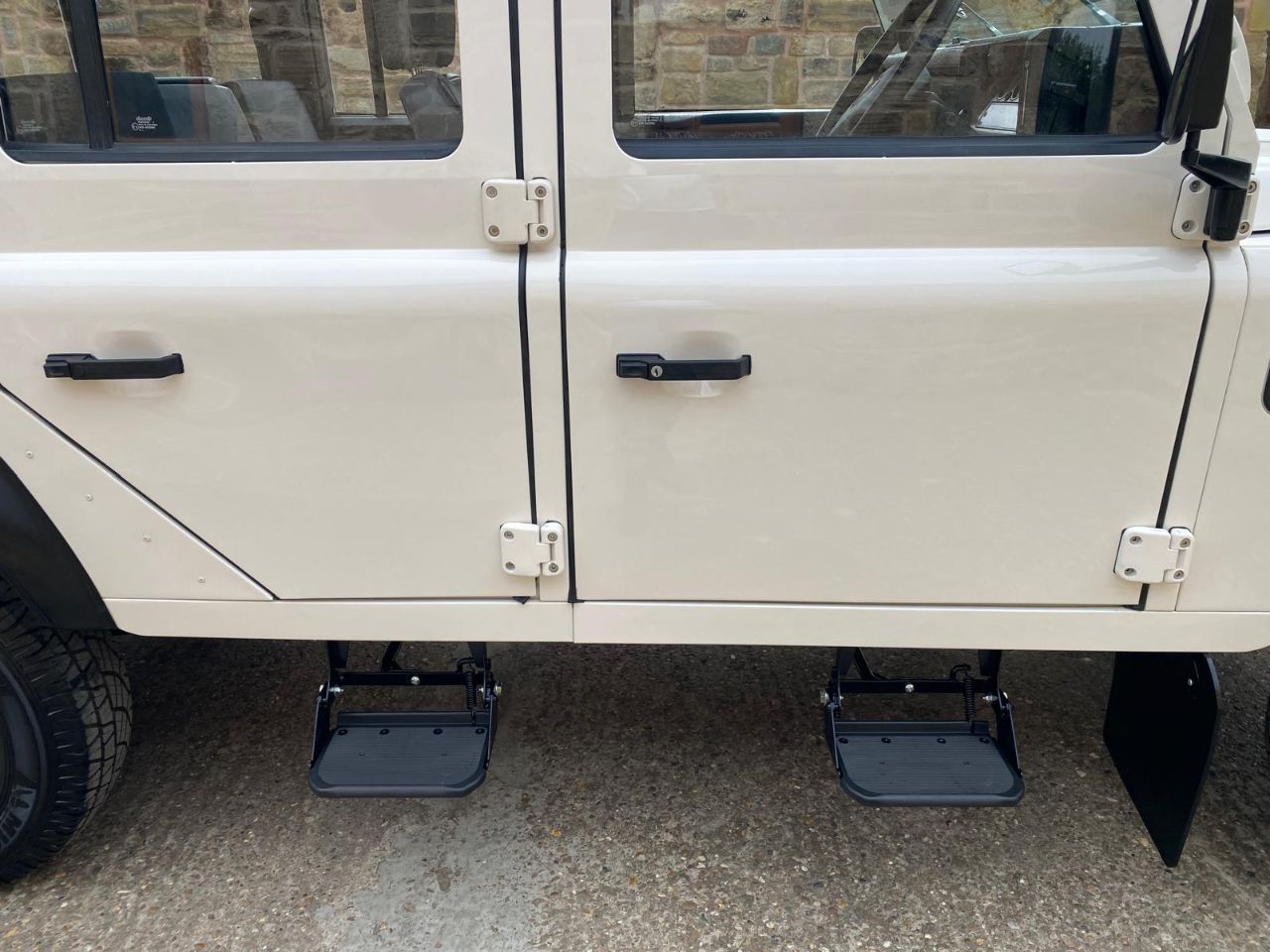 Land Rover Defender 110