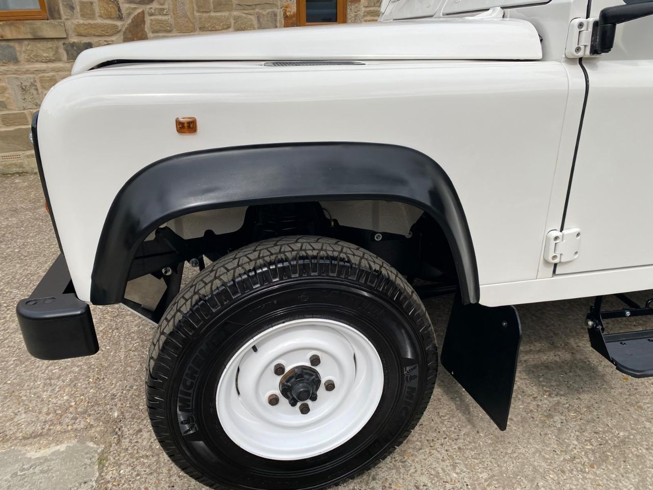 Land Rover Defender 110