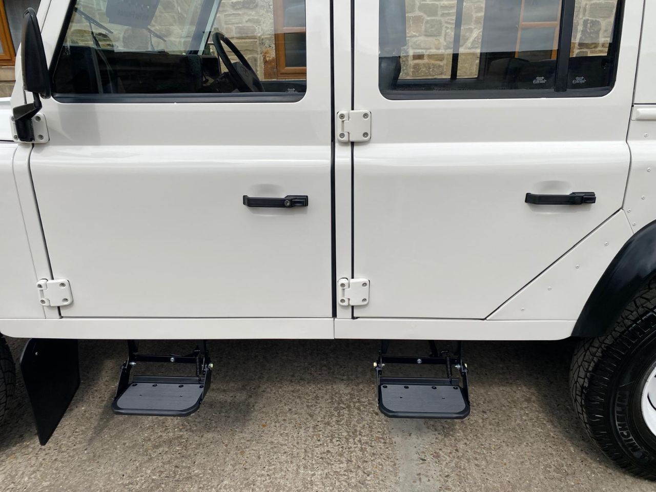 Land Rover Defender 110