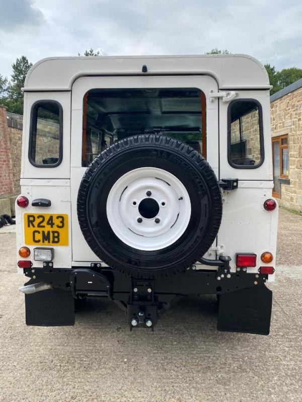 Land Rover Defender 110