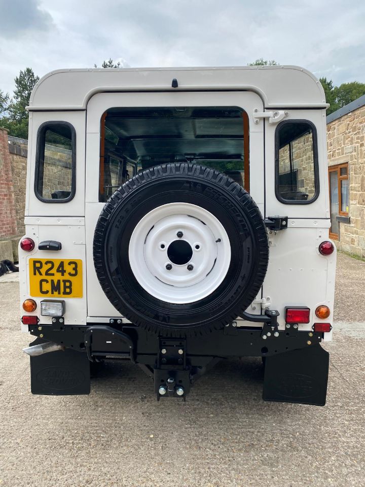 Land Rover Defender 110