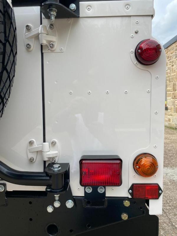 Land Rover Defender 110