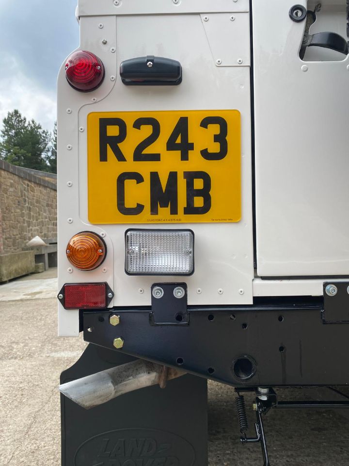 Land Rover Defender 110