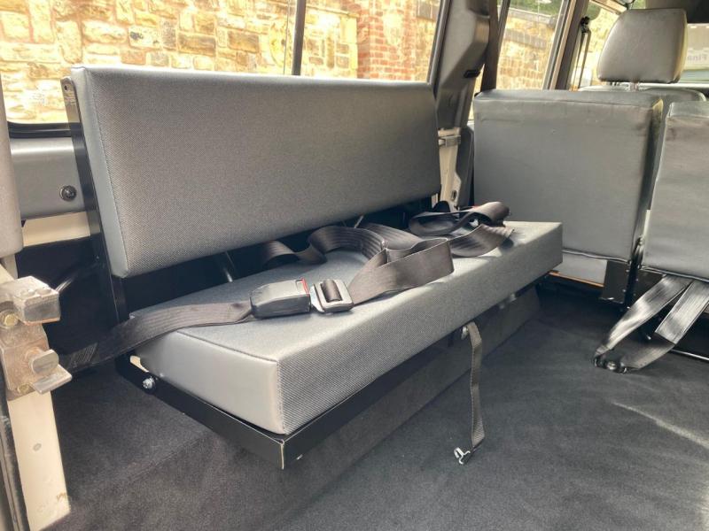Land Rover Defender 110