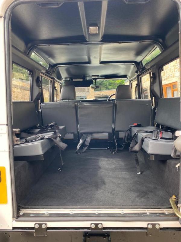 Land Rover Defender 110