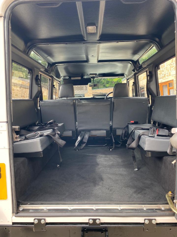 Land Rover Defender 110