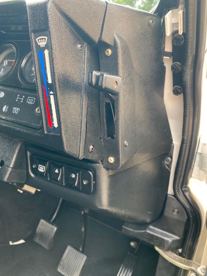 Land Rover Defender 110