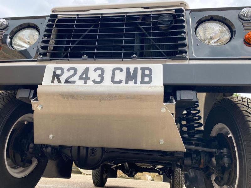 Land Rover Defender 110