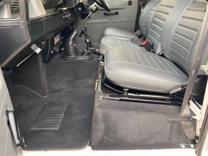 Land Rover Defender 110
