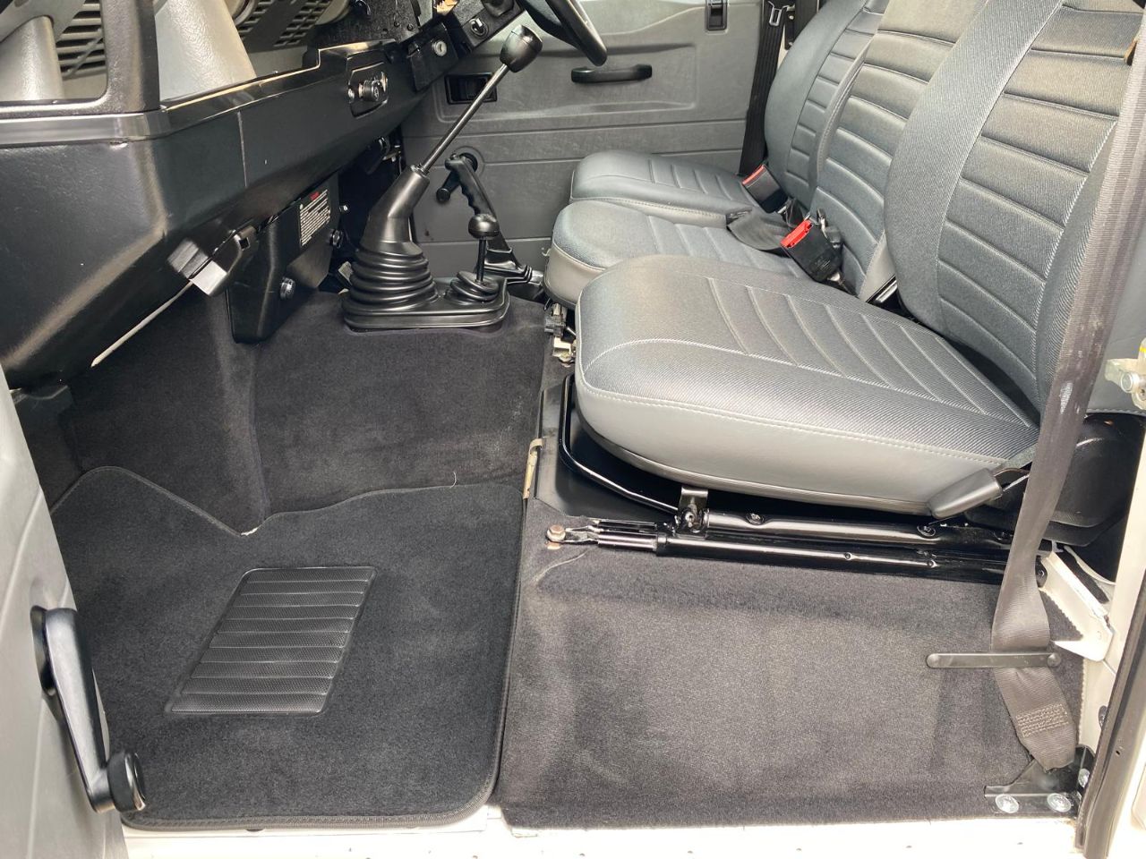 Land Rover Defender 110