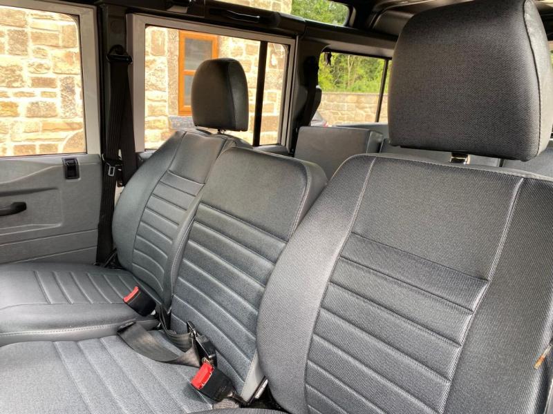 Land Rover Defender 110