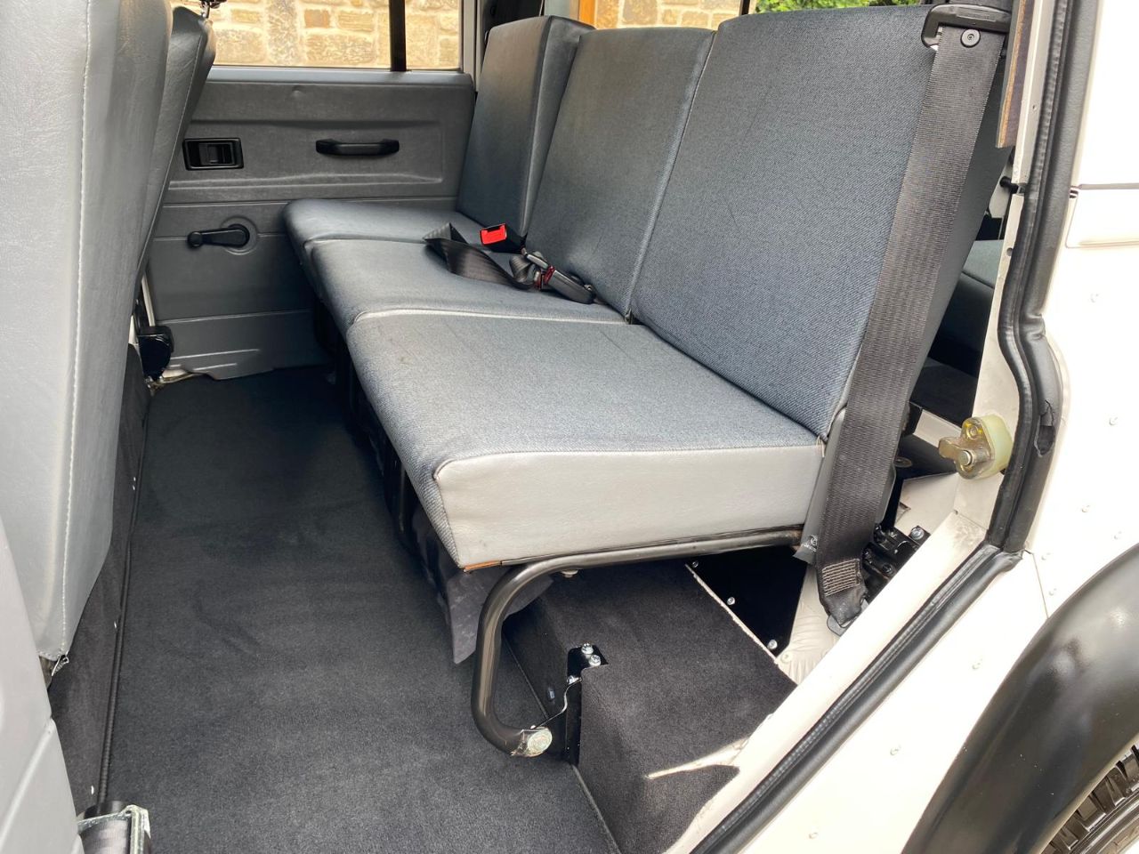 Land Rover Defender 110