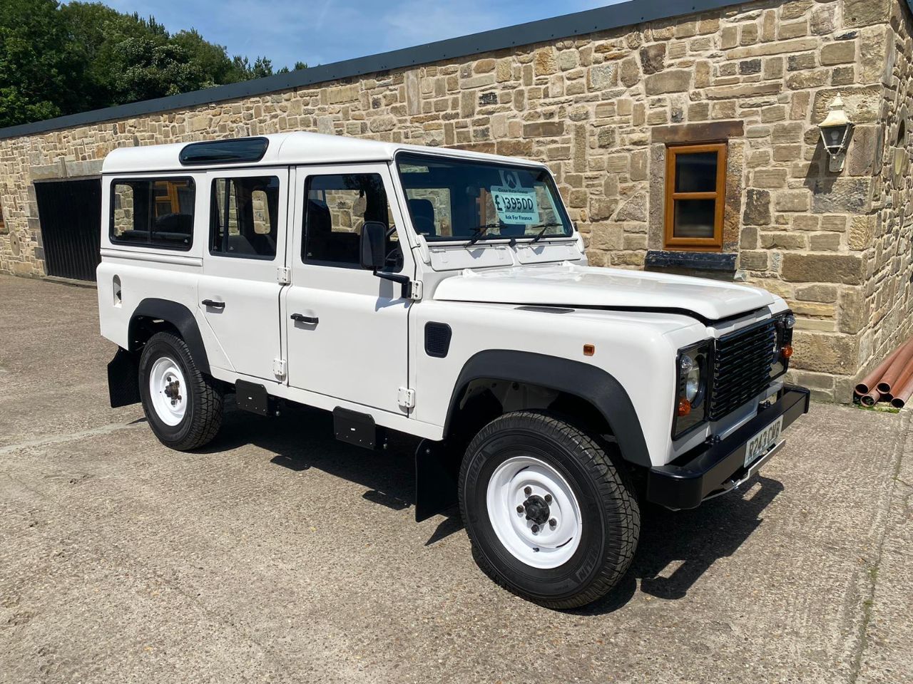 Land Rover Defender 110
