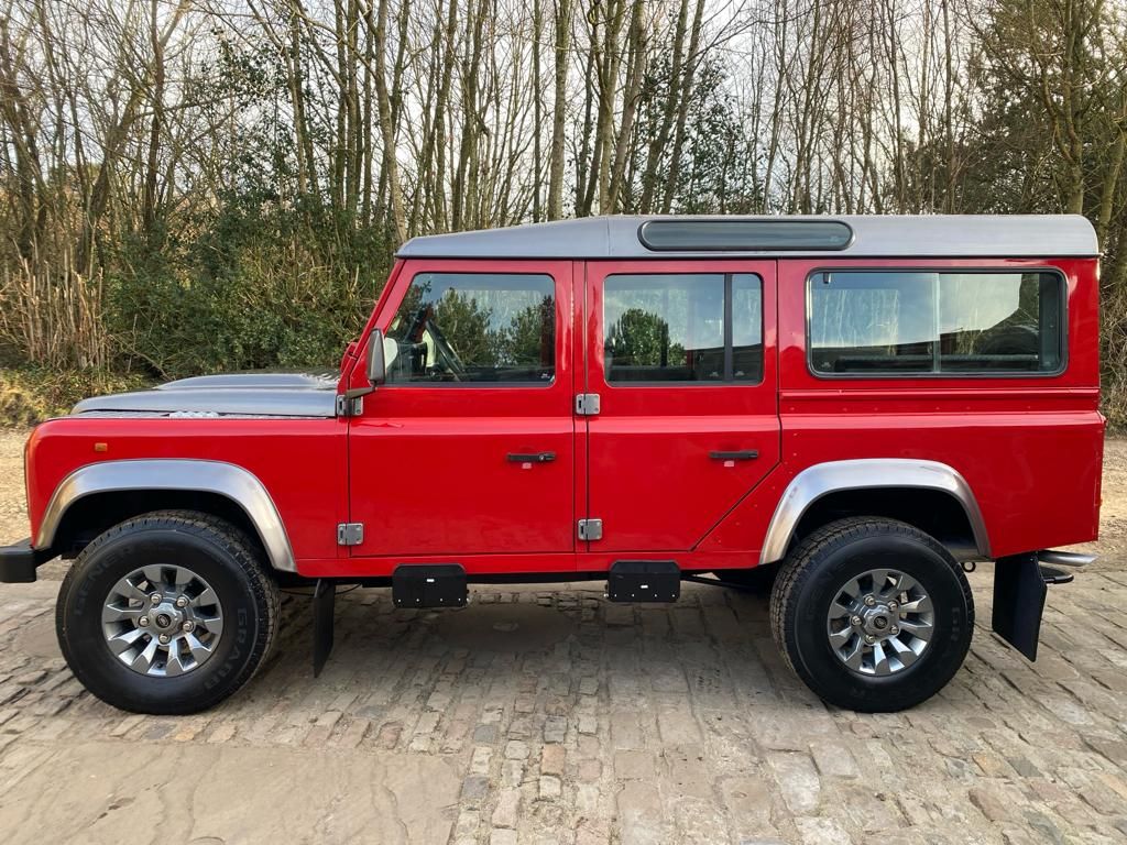 Land Rover Defender 110