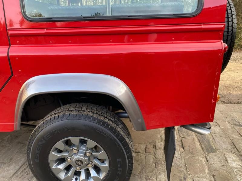 Land Rover Defender 110