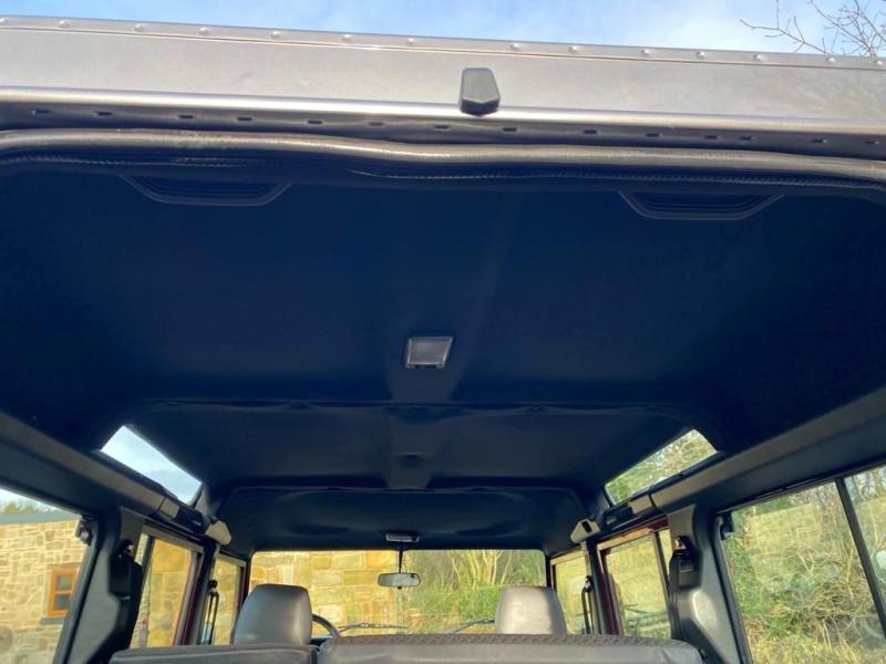 Land Rover Defender 110