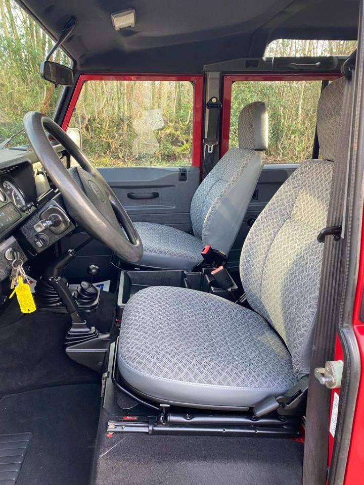 Land Rover Defender 110