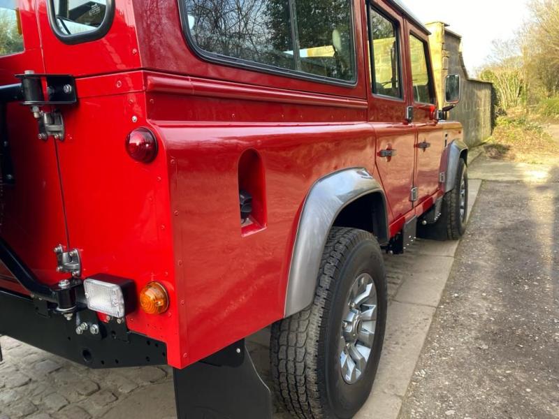 Land Rover Defender 110
