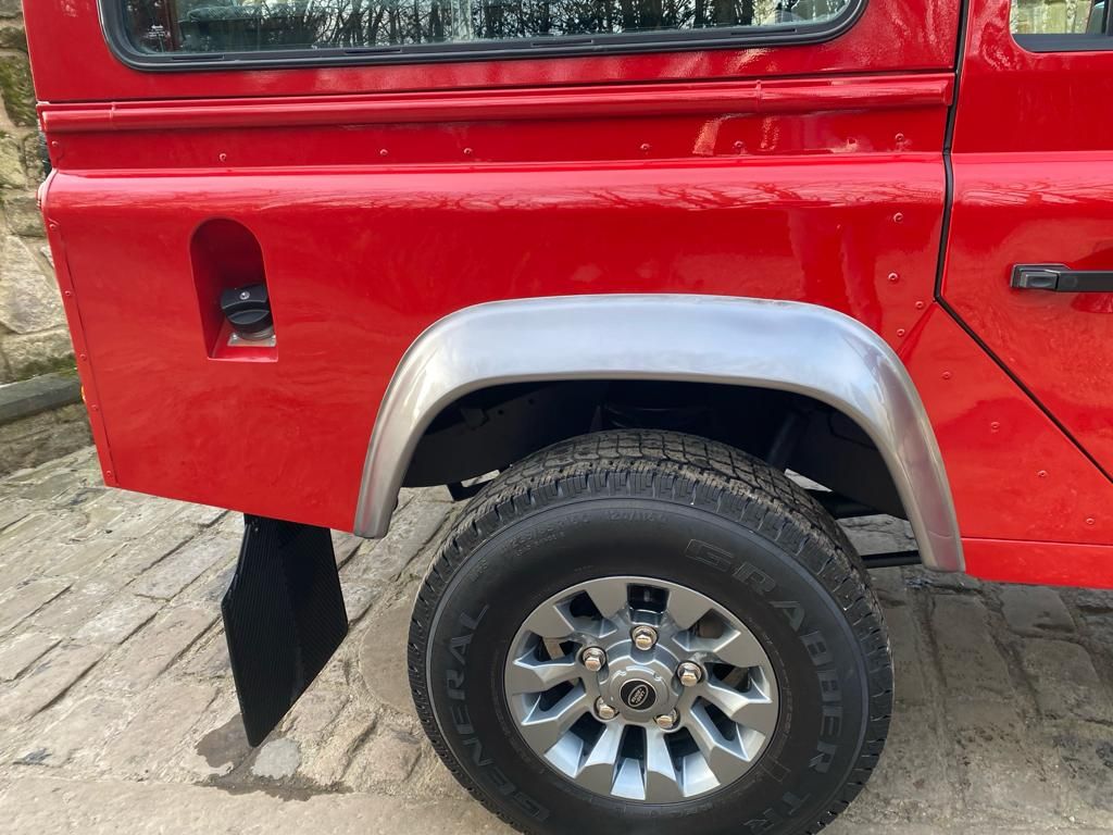Land Rover Defender 110