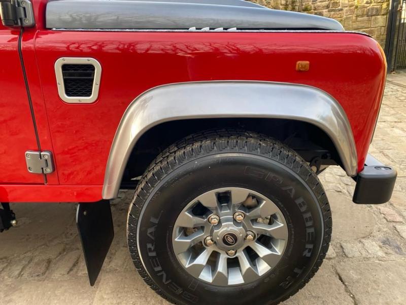 Land Rover Defender 110
