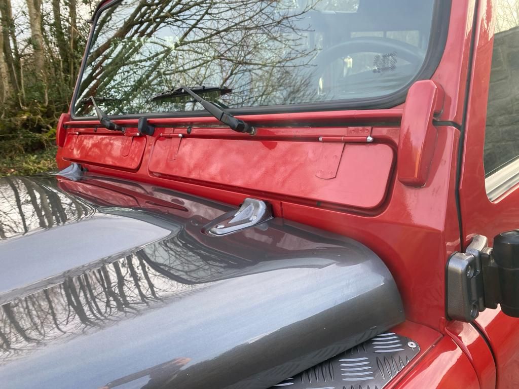 Land Rover Defender 110