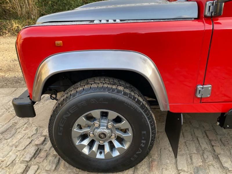 Land Rover Defender 110