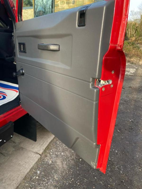Land Rover Defender 110