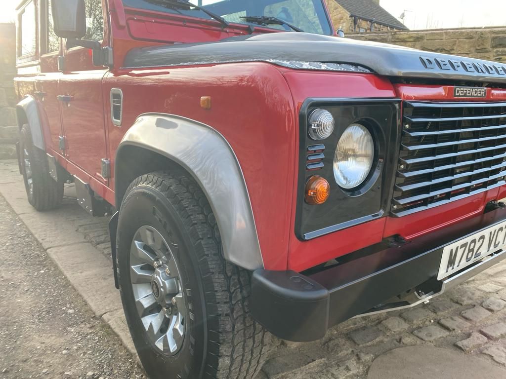 Land Rover Defender 110