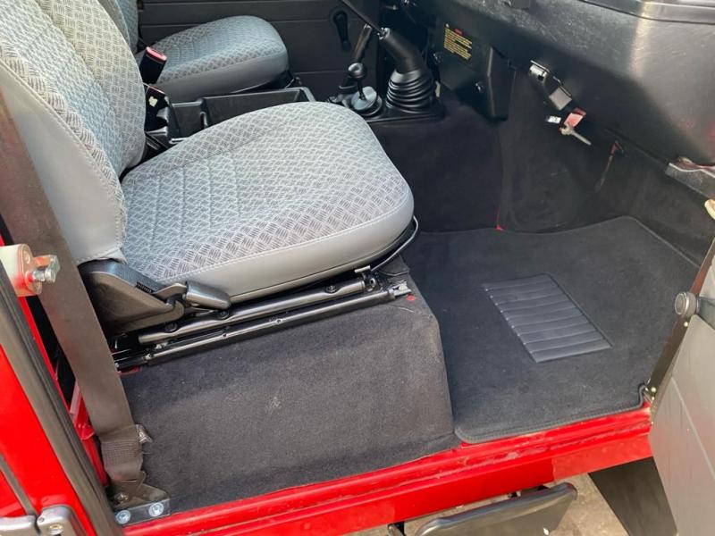 Land Rover Defender 110