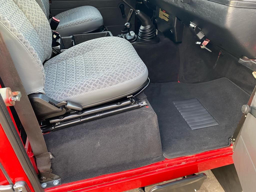 Land Rover Defender 110