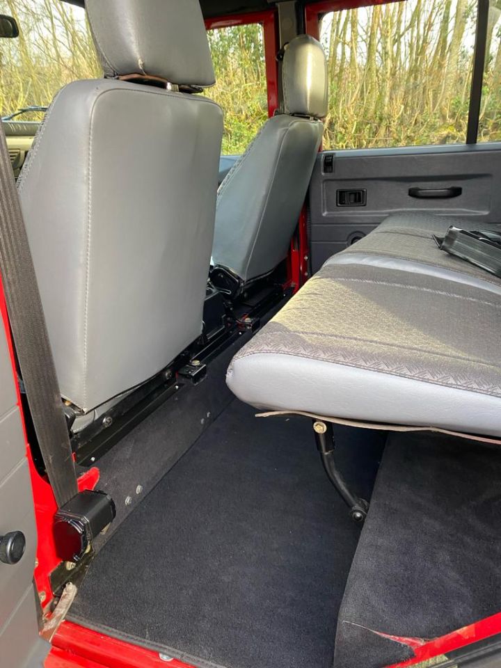 Land Rover Defender 110