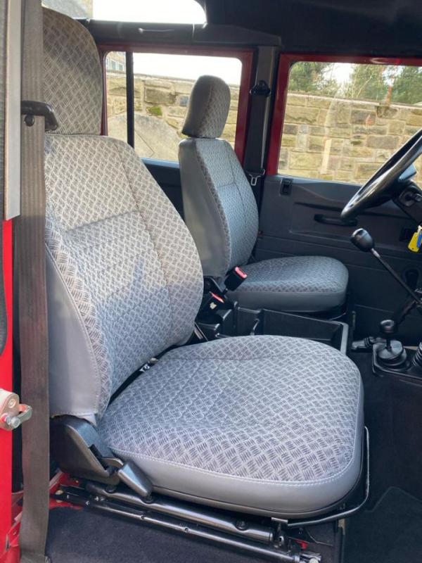 Land Rover Defender 110