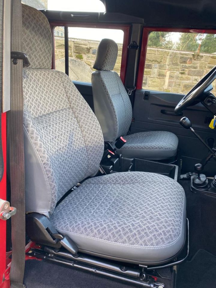 Land Rover Defender 110