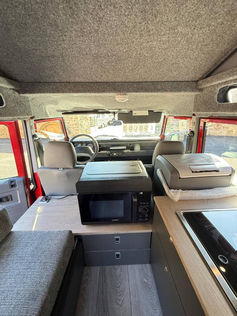 Land Rover Defender 110