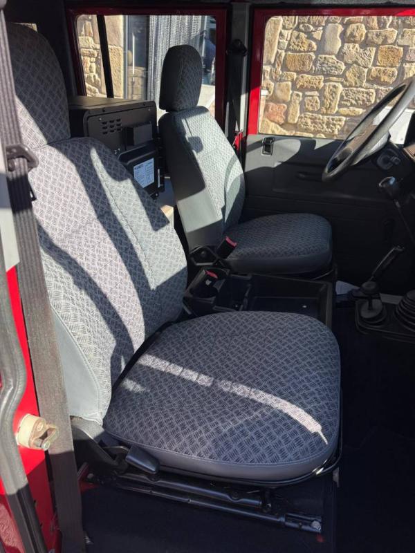 Land Rover Defender 110