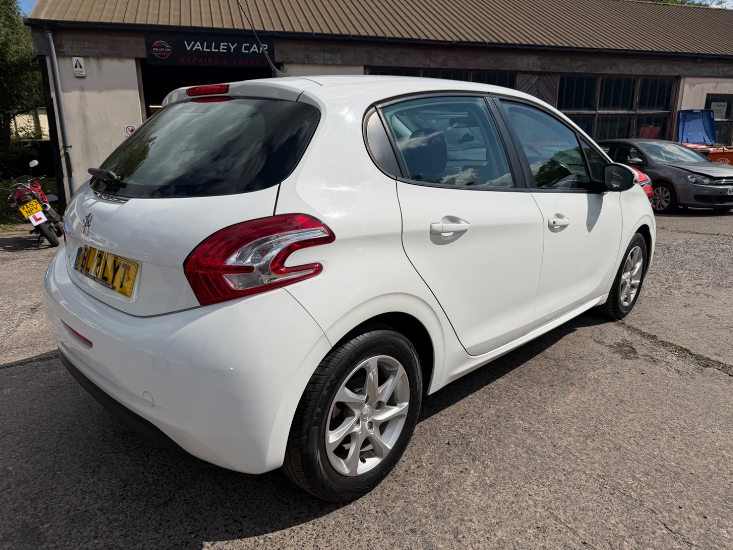 Peugeot 208
