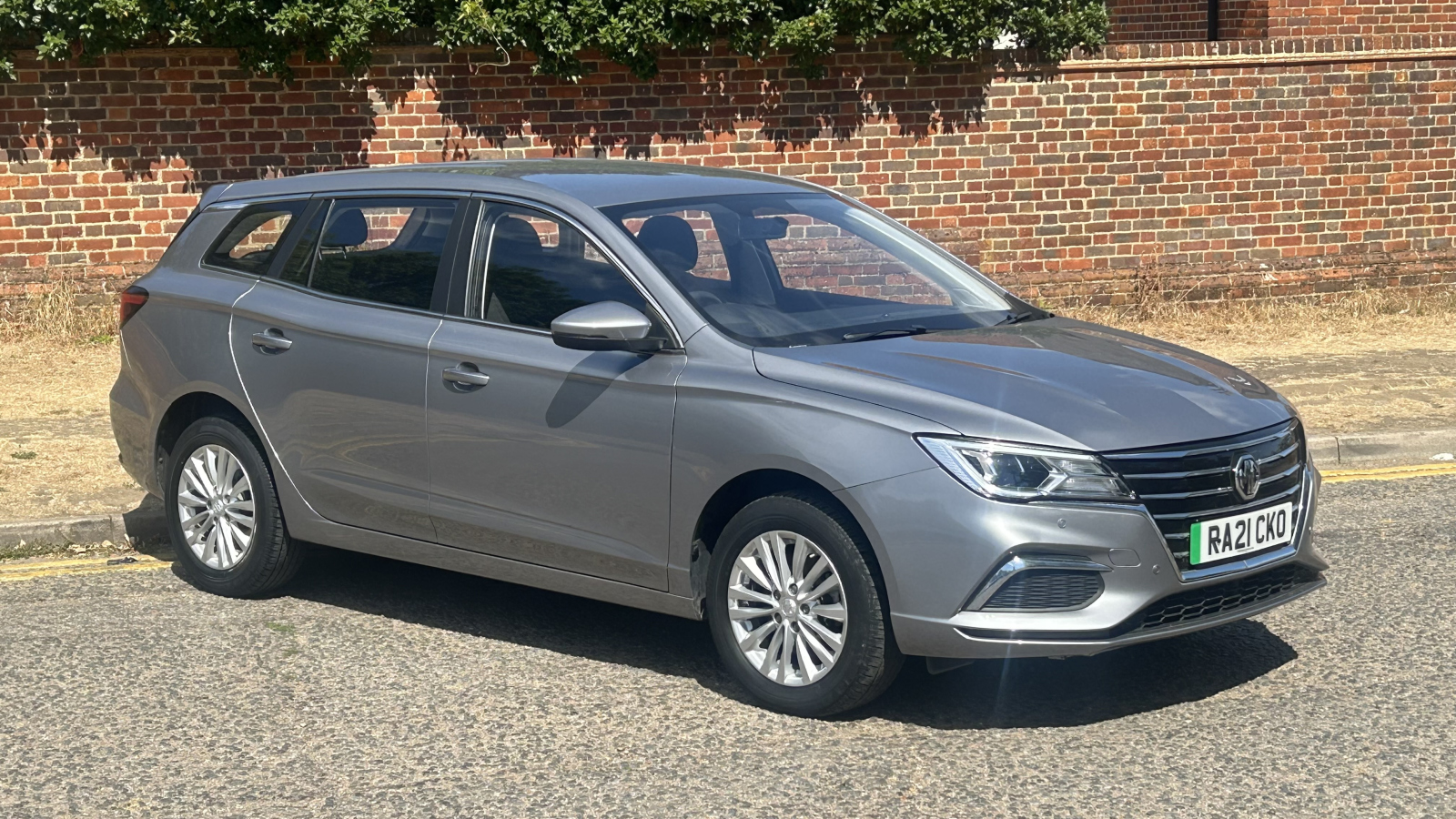 MG Motor UK MG5