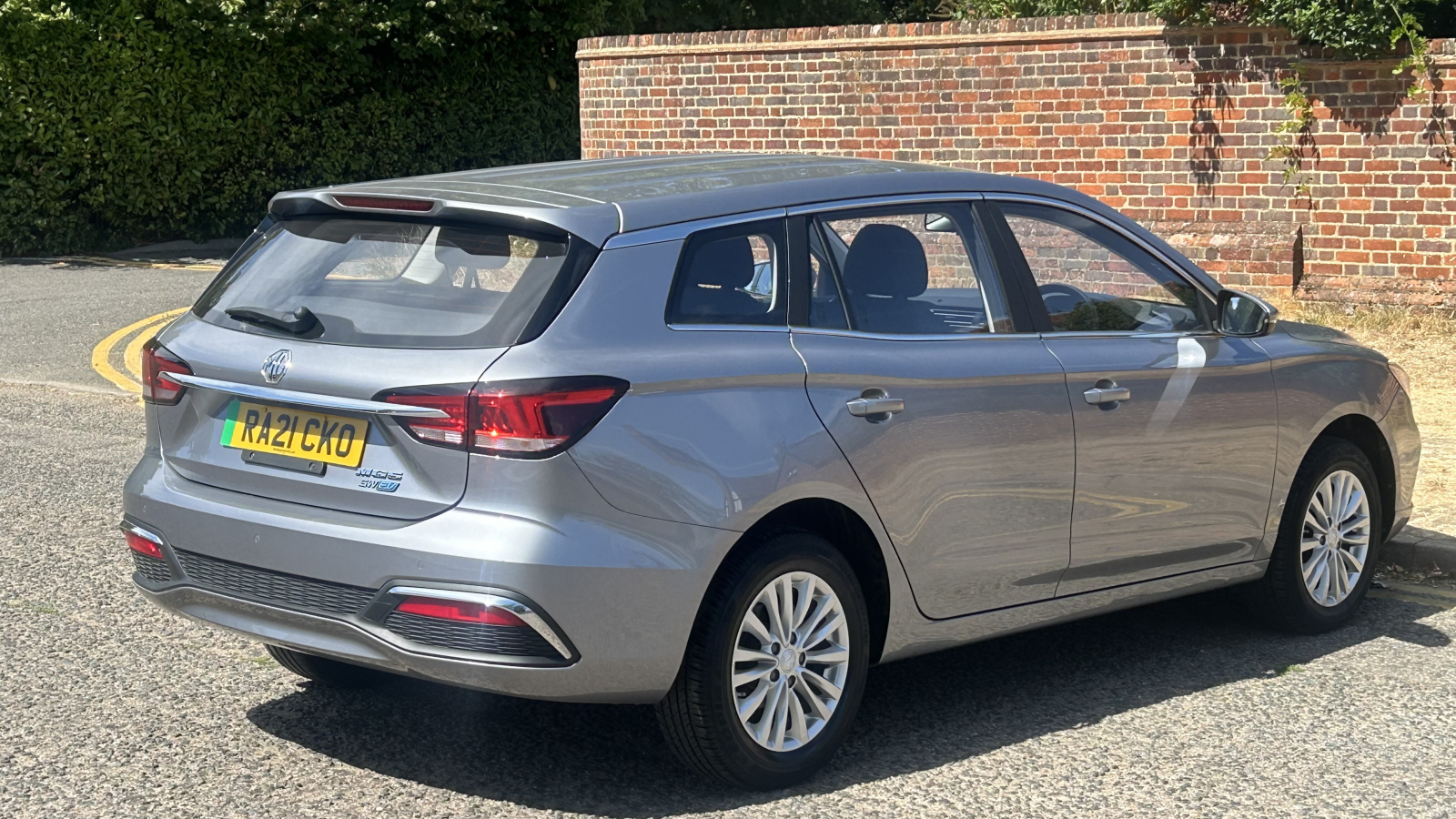MG Motor UK MG5