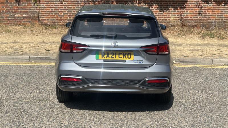MG Motor UK MG5